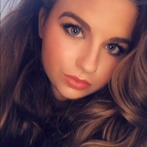 Meet your Posher, Raegan